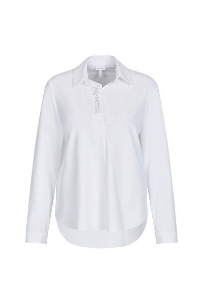 Long-sleeved blouse with shirt collar and refined neckline solution