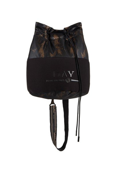 Trendy bag with shoulder belt