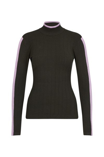 Fine-knit turtleneck sweater with a rib structure