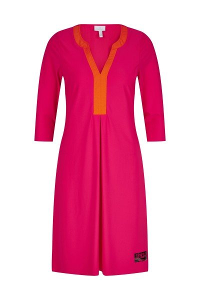 Figure flattering dress with V-neck in bright color