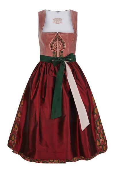 Charming dirndl with elaborate embroidery