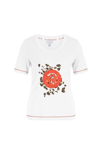 Figure flattering short sleeve shirt with intricate front motif