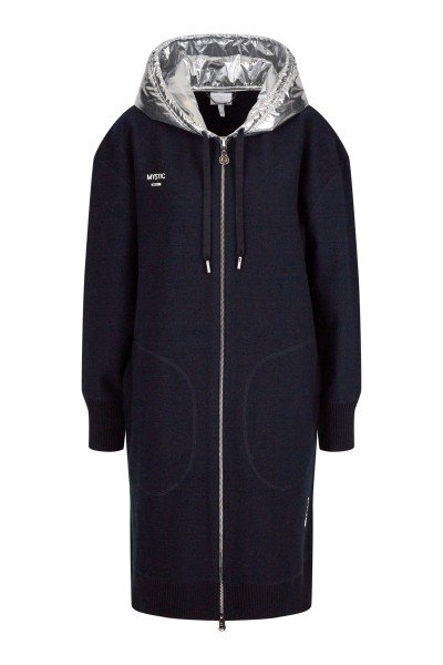 Elegant coat made of merino wool with a nylon hood