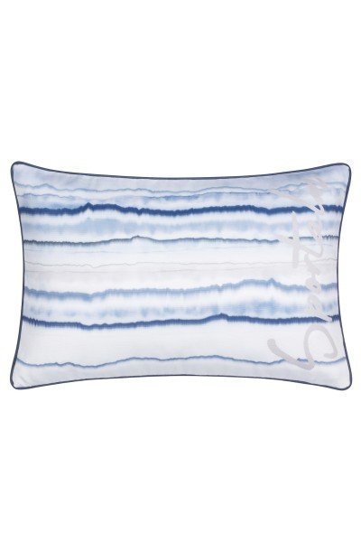 Decorative cushion cover with fashionable batik print